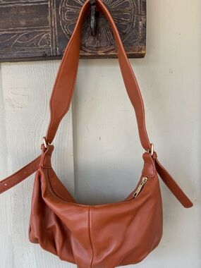 Women's Brown Leather Shoulder Bag - Stylish Everyday Hobo